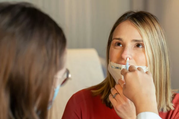 Spray nasal : comment bien choisir ce dispositif contre le ronflement ?